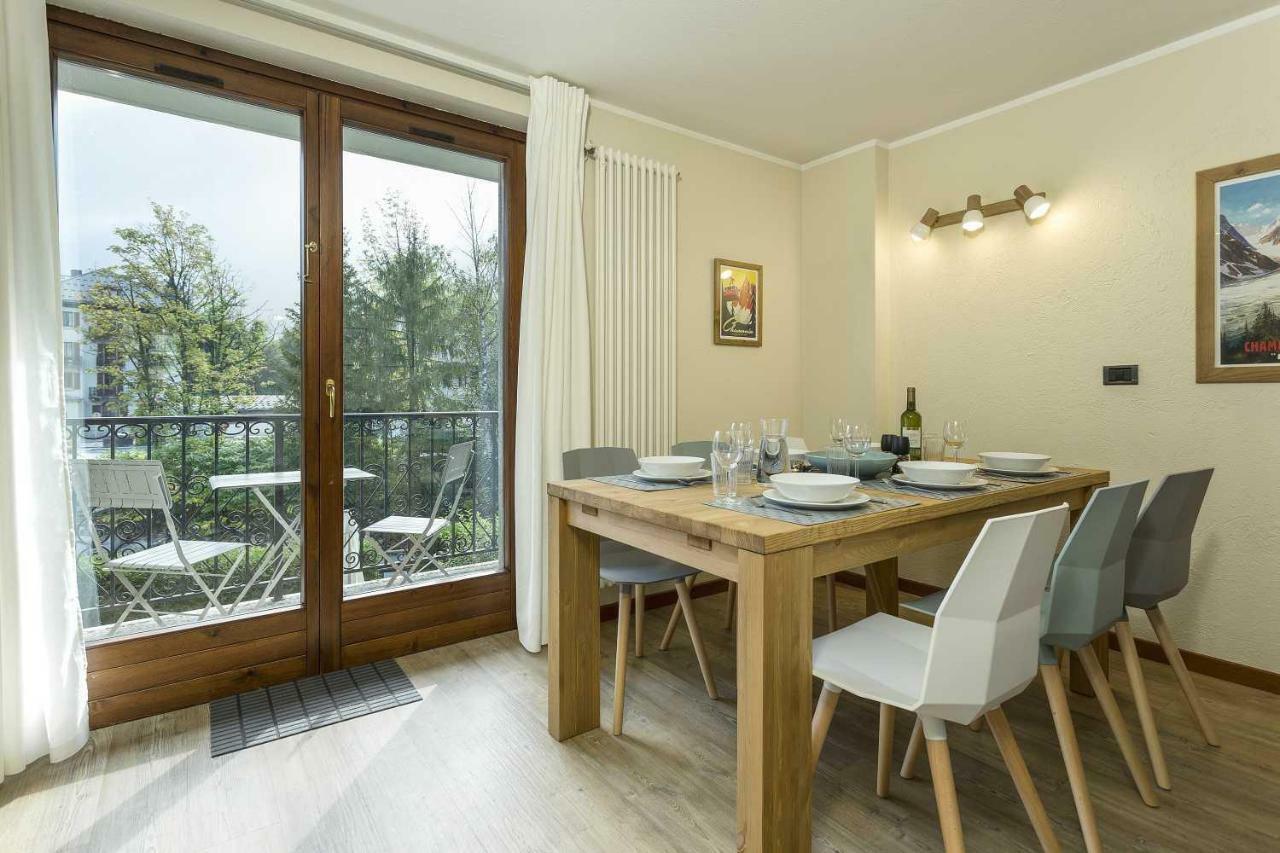 Apartment Ensa - Alpes Travel - Central Chamonix - Sleeps 4 Zewnętrze zdjęcie